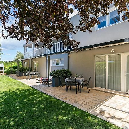Apartments Dama Пореч Екстериор снимка