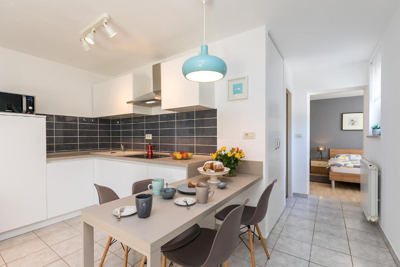 Apartments Dama Пореч Екстериор снимка