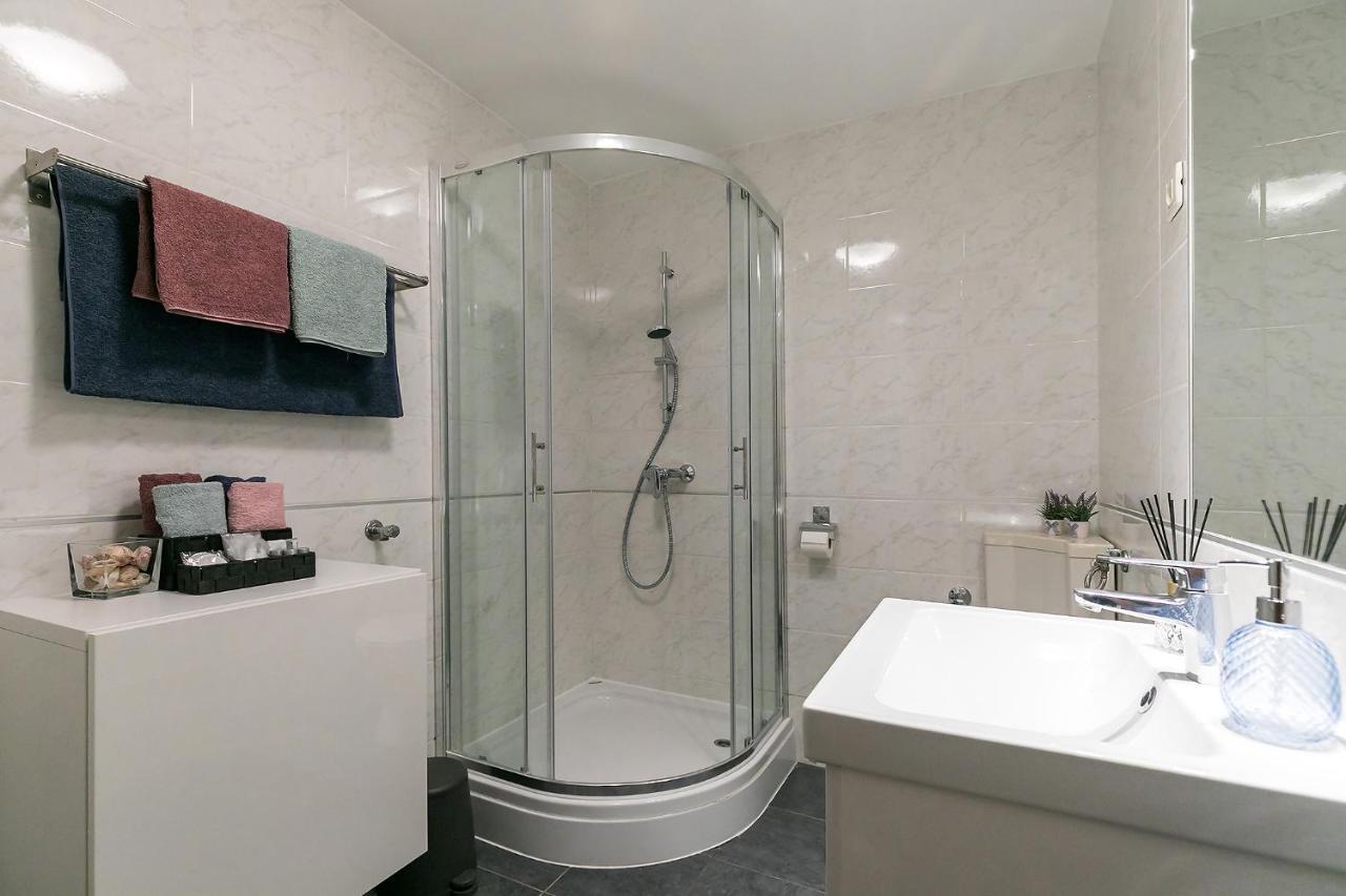 Apartments Dama Пореч Екстериор снимка