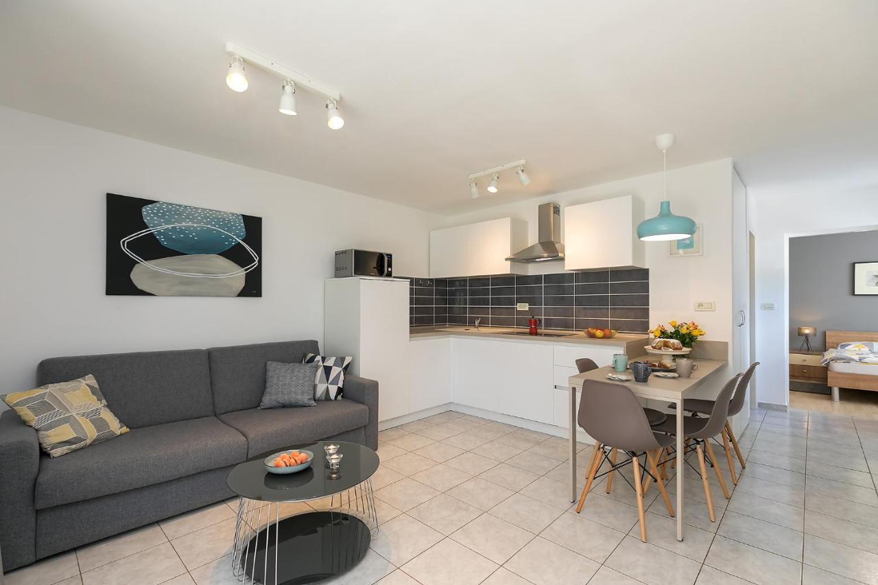 Apartments Dama Пореч Екстериор снимка