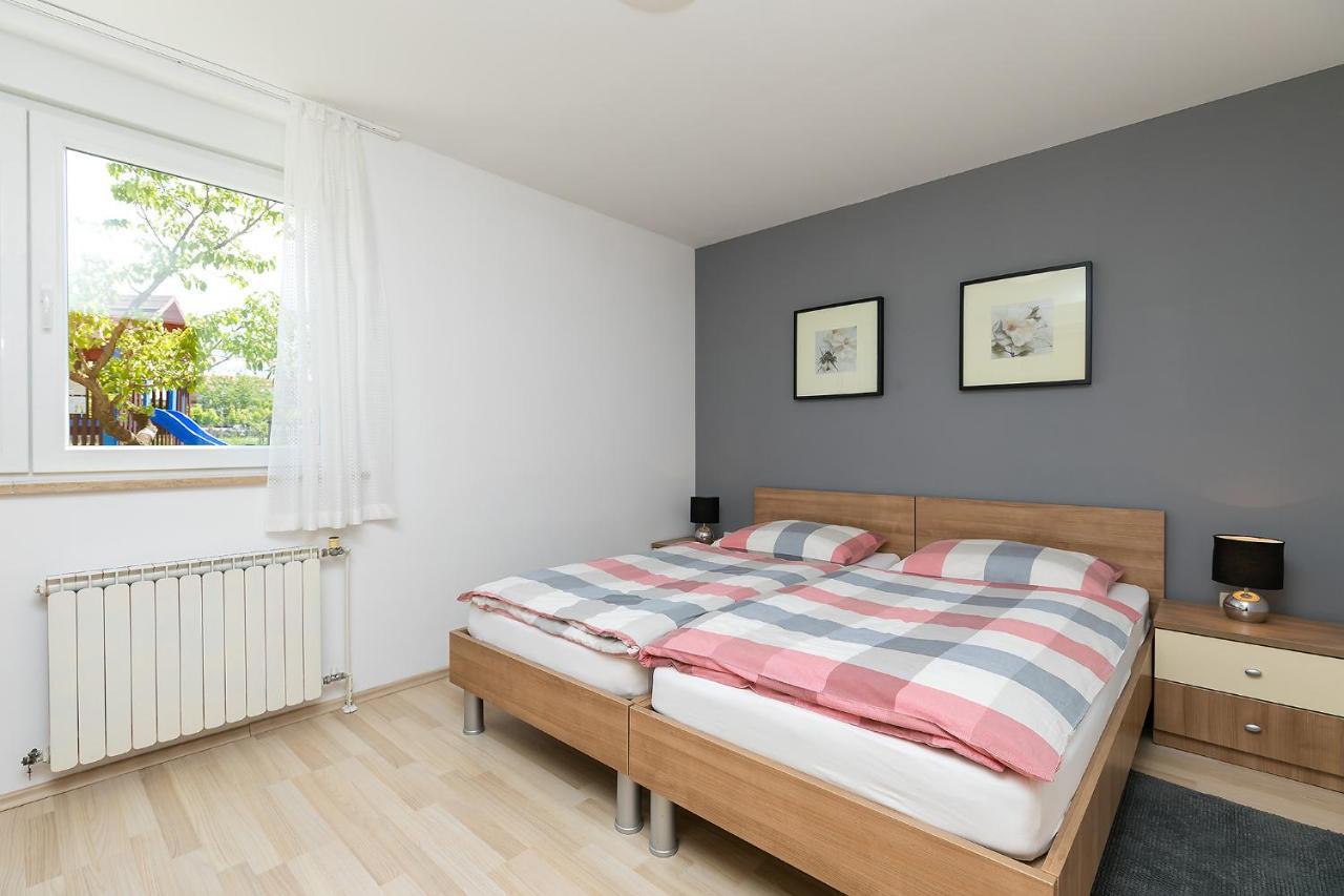Apartments Dama Пореч Екстериор снимка
