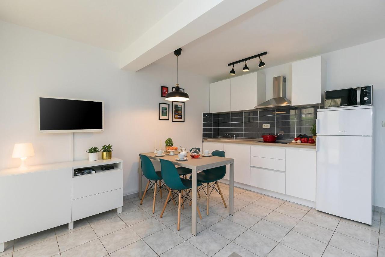 Apartments Dama Пореч Екстериор снимка