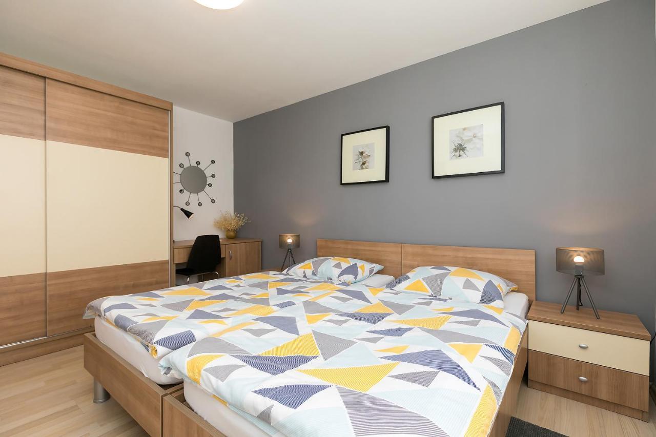 Apartments Dama Пореч Екстериор снимка