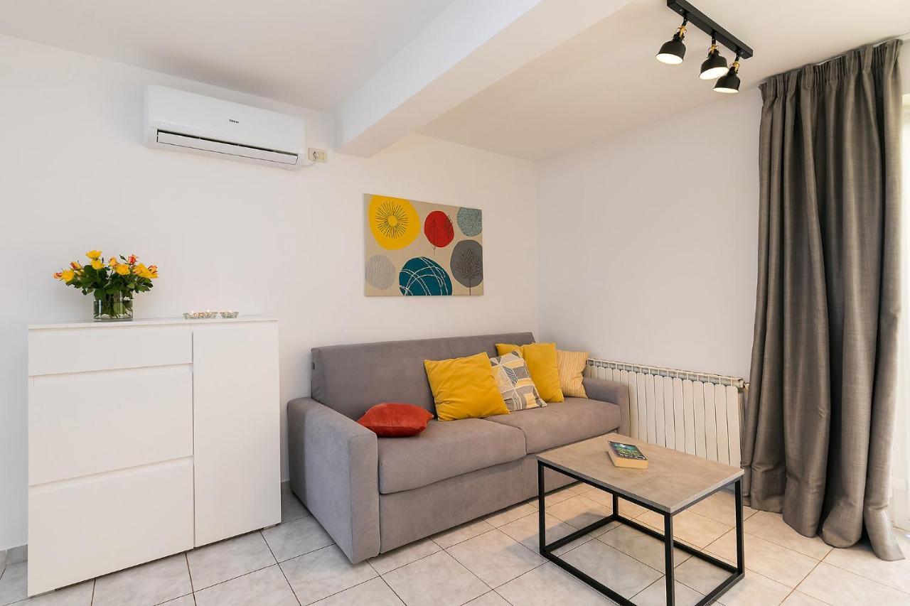 Apartments Dama Пореч Екстериор снимка