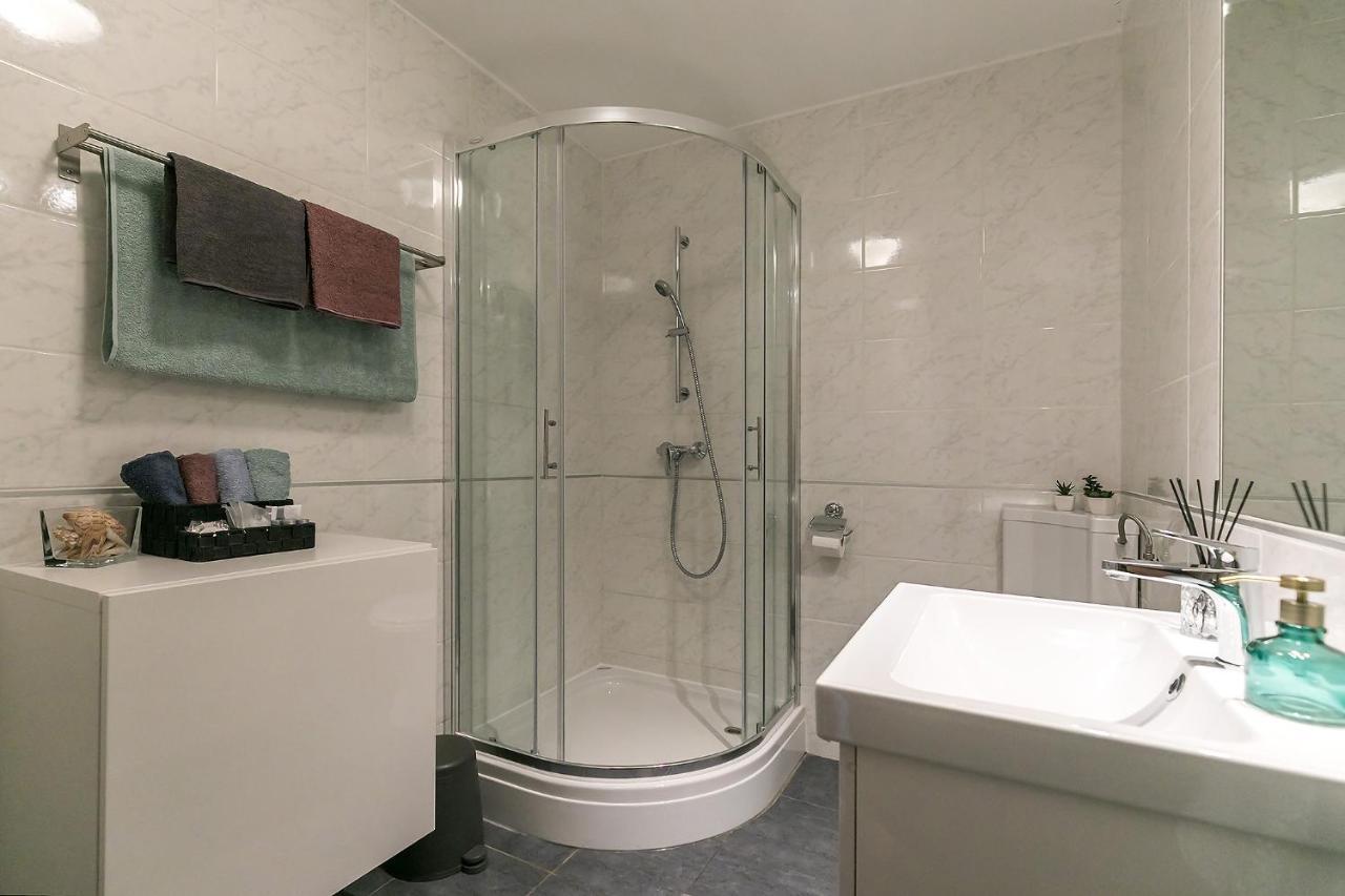 Apartments Dama Пореч Екстериор снимка