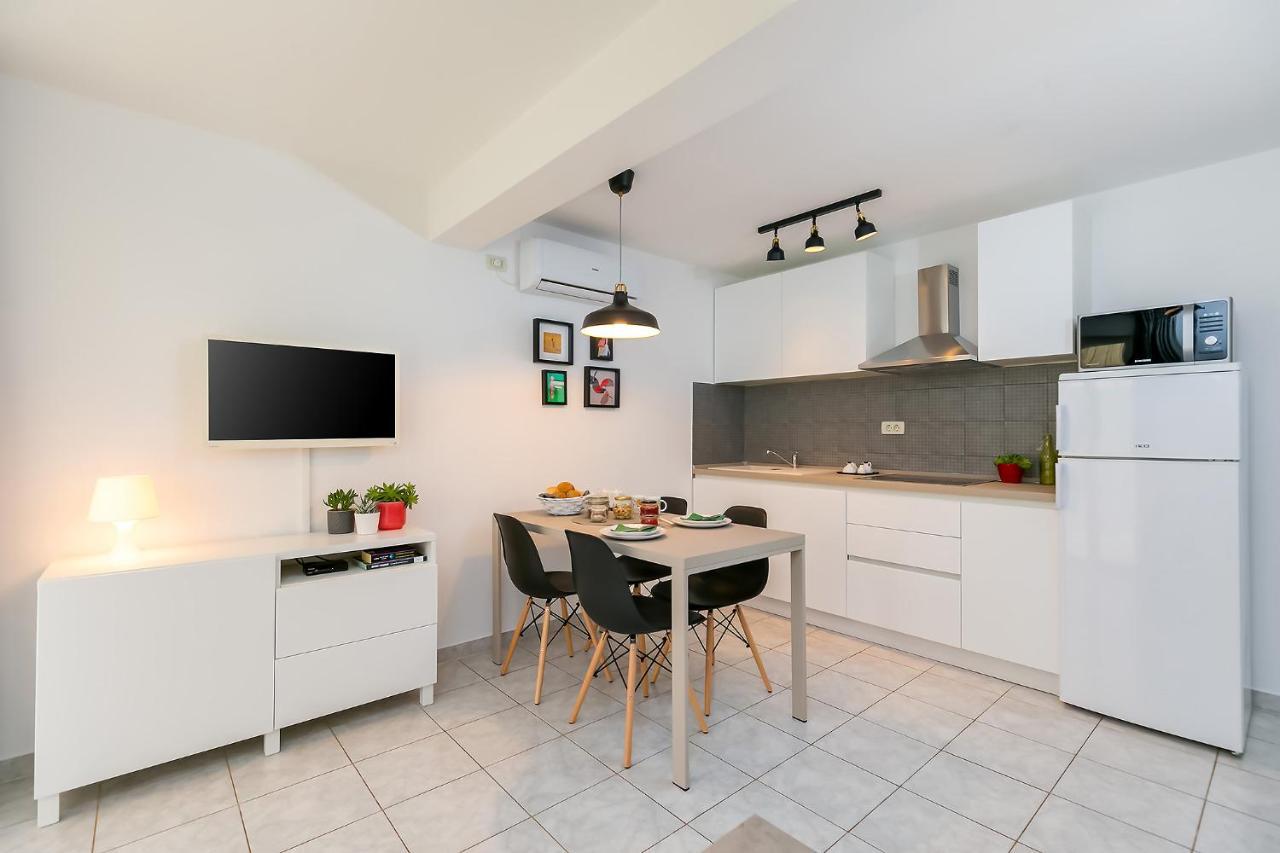 Apartments Dama Пореч Екстериор снимка